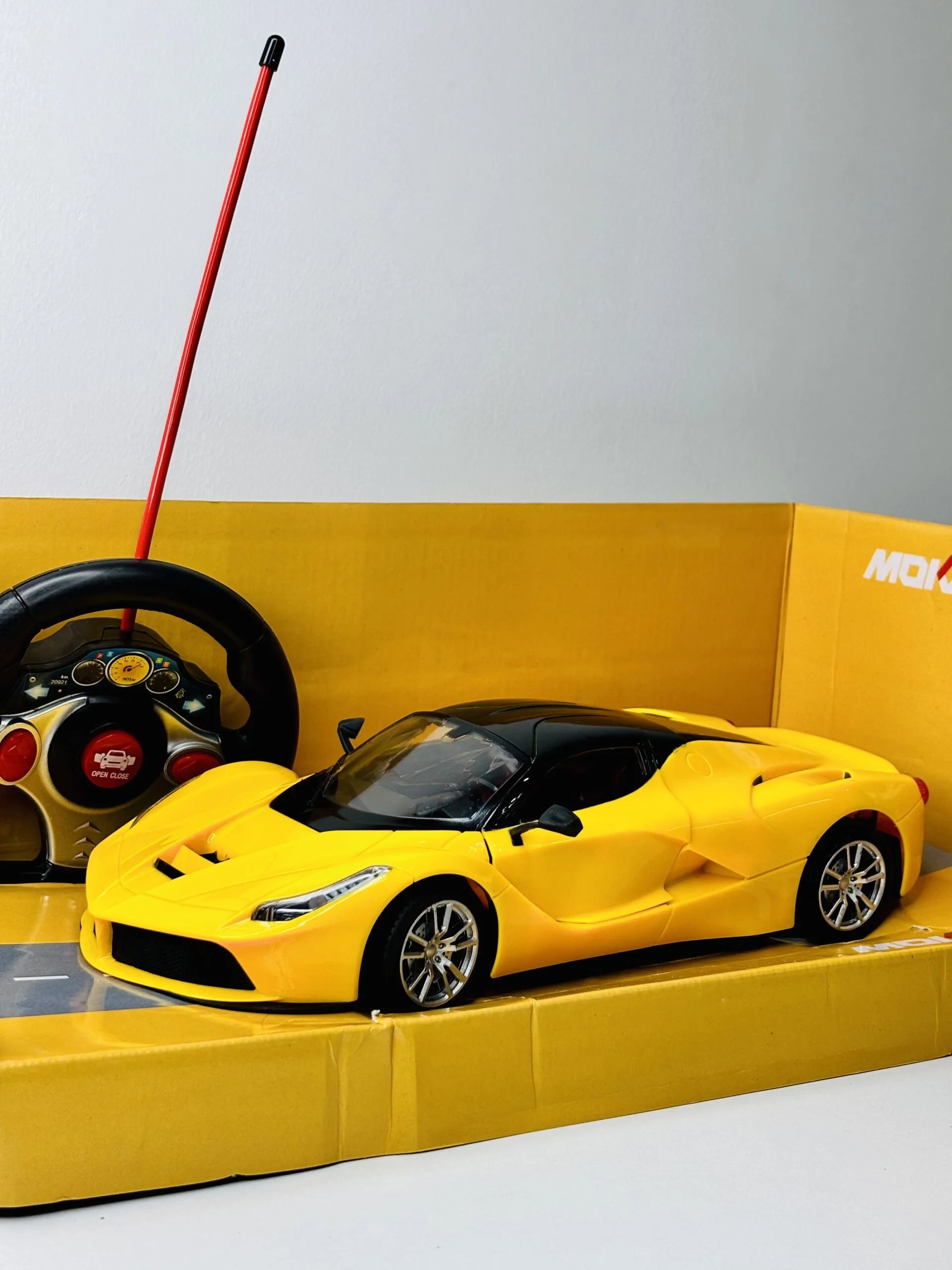 Rechargeable Remote Control Super Sports Racing Car Toy with Openable Doors - Image 4