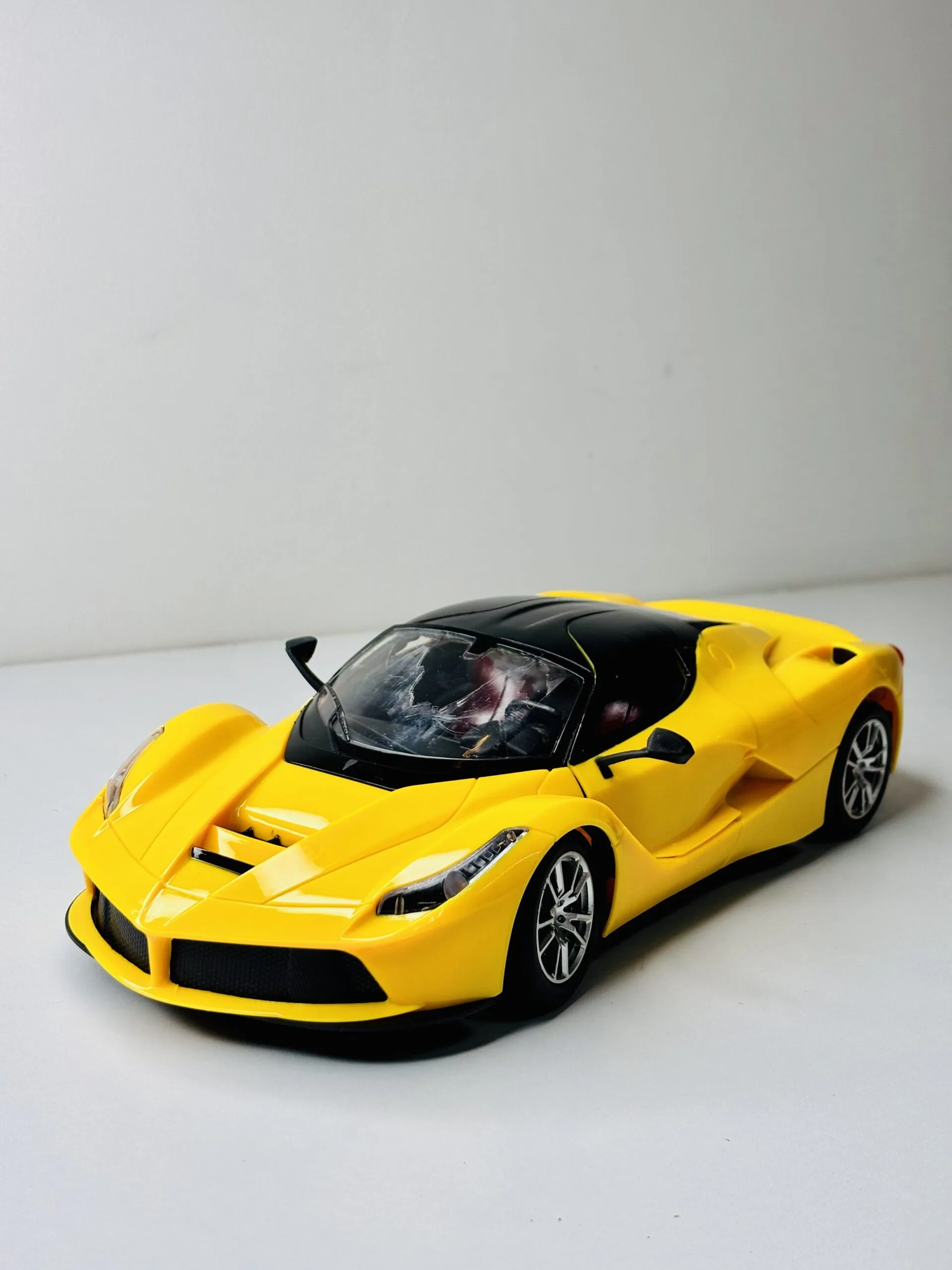 Rechargeable Remote Control Super Sports Racing Car Toy with Openable Doors - Image 2