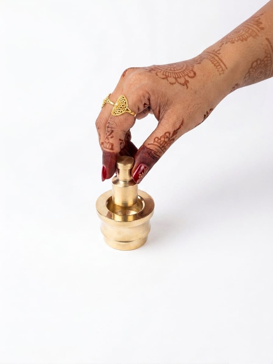 Pure Brass Mini Kitchen Set For Kids & Pooja Set Gifts and Handicrafts Brass Miniature (Set Of 5) - Image 2
